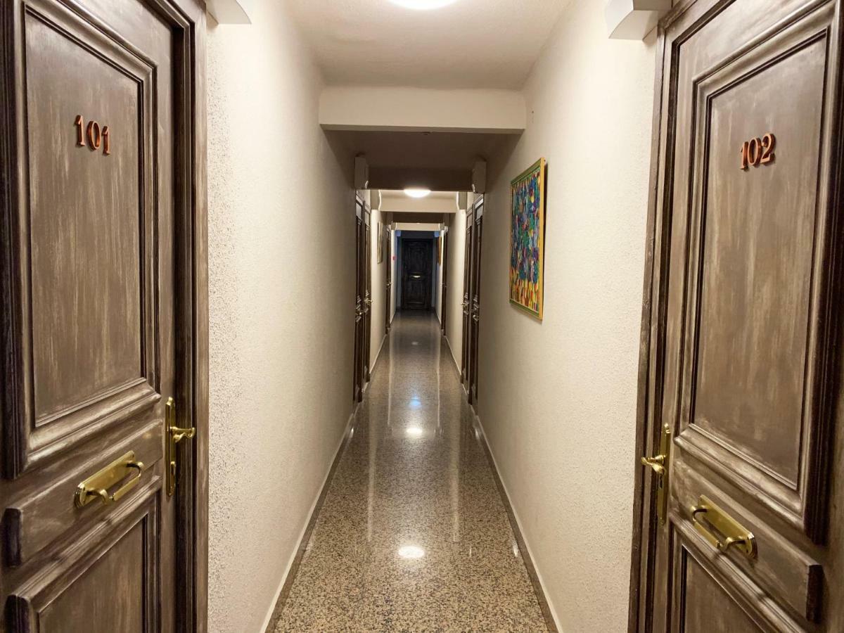 Hotel Barcelona Sant Julia de Loria Luaran gambar