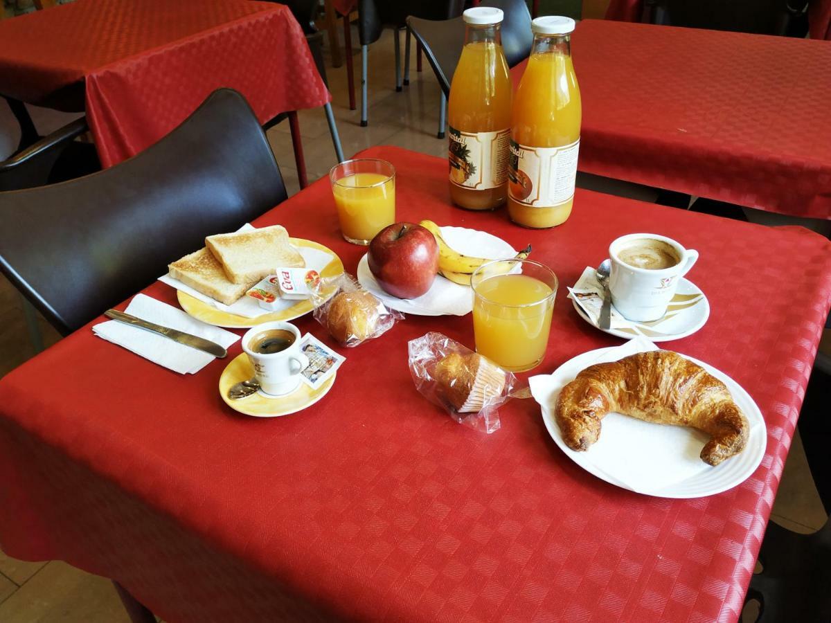 Hotel Barcelona Sant Julia de Loria Luaran gambar